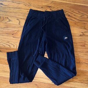 ALO Yoga Muse Navy Ribbed Sweatpants